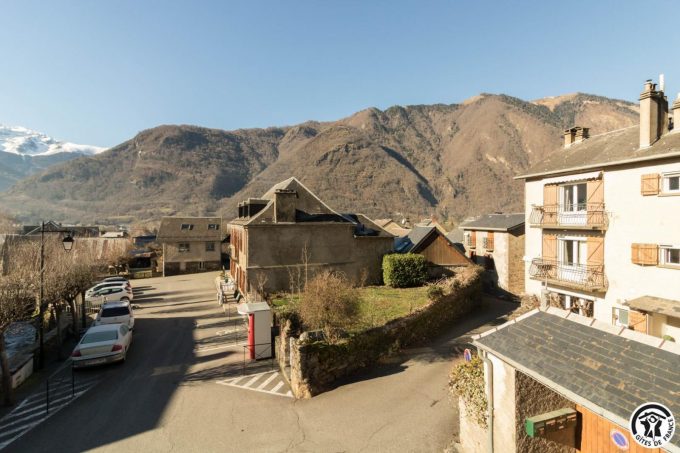 31G101740-8ac0fbb0b6c6409fbaac0e6ac14b568c