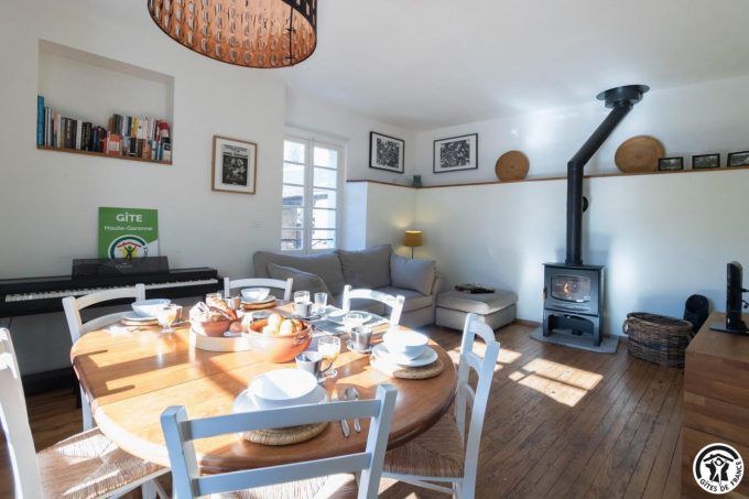 31G101740-aa673f8978fe4943918860db64fae983