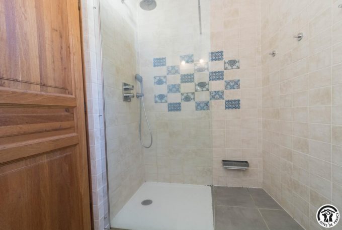 31G101740-f63ca42a4572443e98cc2a1ace6efb69