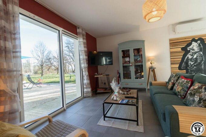 31G101741-35847a7cd1574e00932c6b5d6a00c946