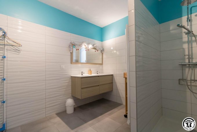 31G101741-593b259f0d464deea801d97a084d799b