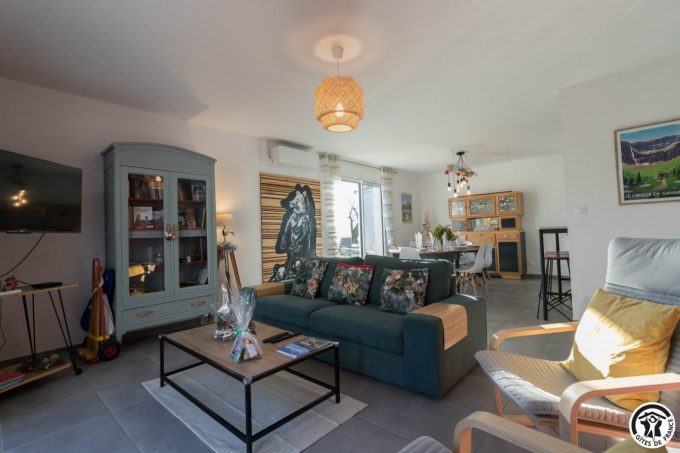 31G101741-f563bc9c847d486c89e72bd5bafce763