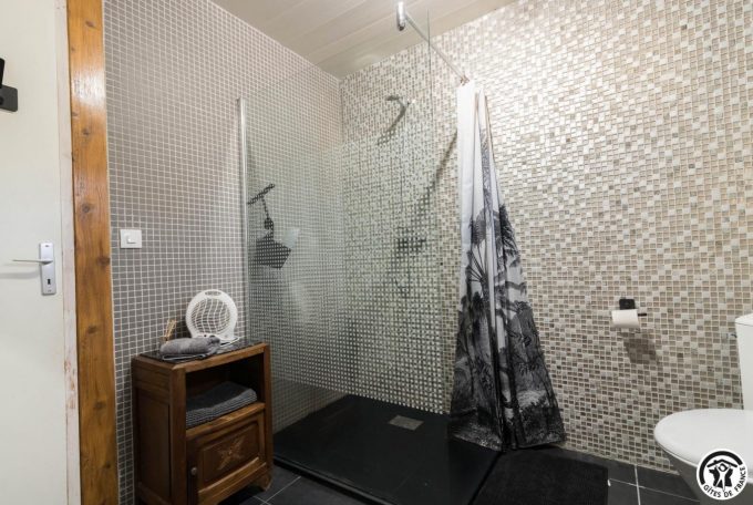 31G101745-0a3b92a54dd542eb8bb824eba75f4bd8