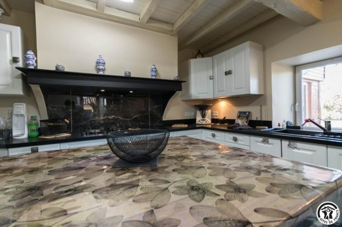 31G101745-0e3aec9cf97c4f27993397fd0abf4706