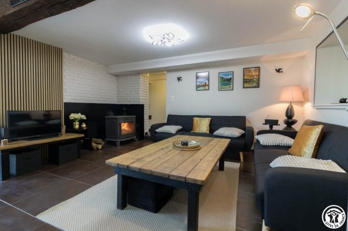 31G101745-2bc98645d1de45858f5a275b81cd05ab