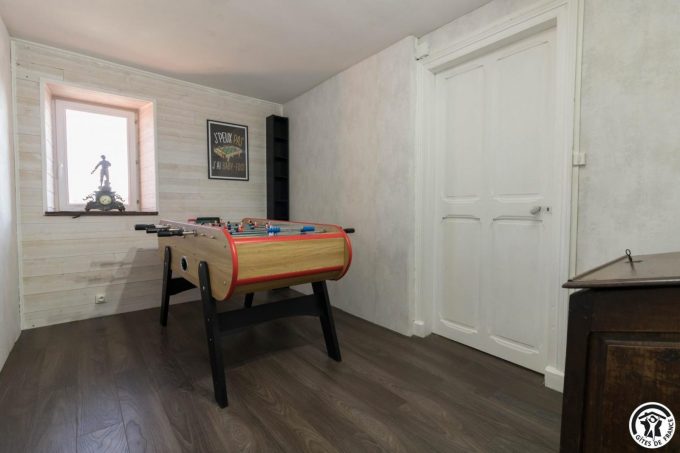 31G101745-321223eb6e4442ab9f585a4861b88e50