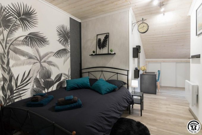 31G101745-3e0ab85d27bf476295be25fc0579585c