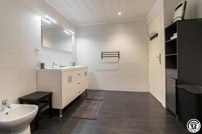 31G101745-66b8baa8ee6b4fa5b342e1780dc69a85