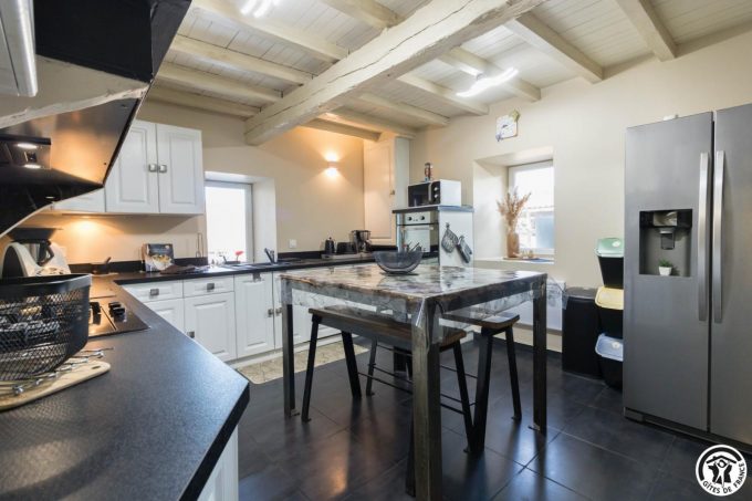 31G101745-b7216dd8fada463f912be0e38e816f0b