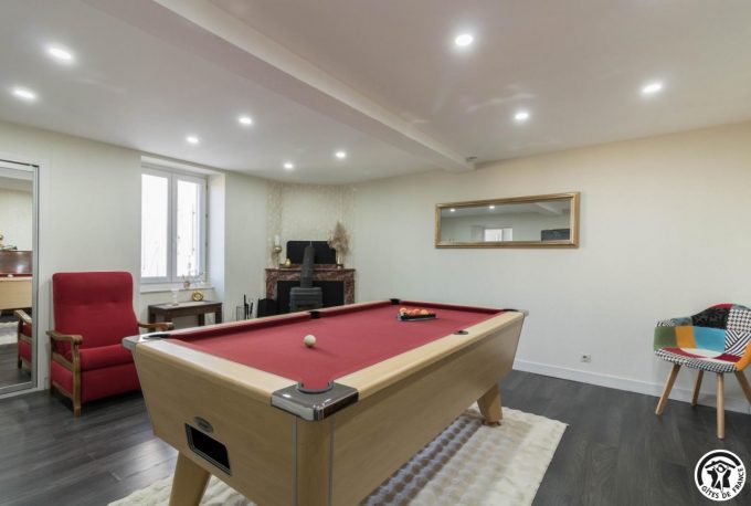 31G101745-c0d08f29f896454893602e8d84bcc75c