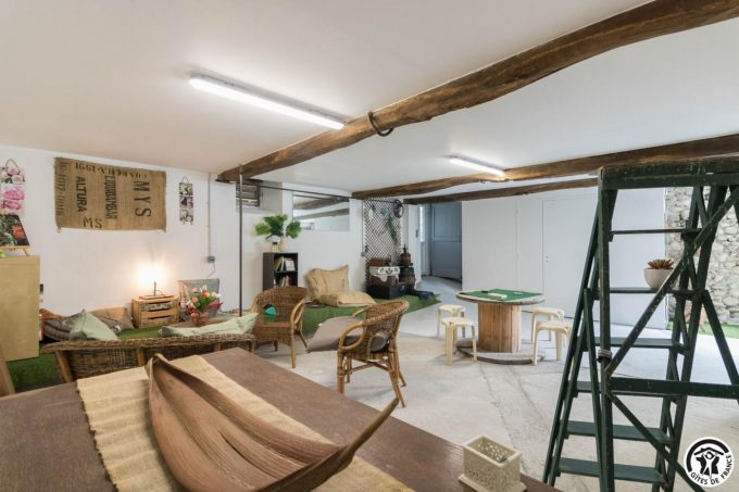 31G101753-10a5e895f40749edb8ba83a3c5e563bb