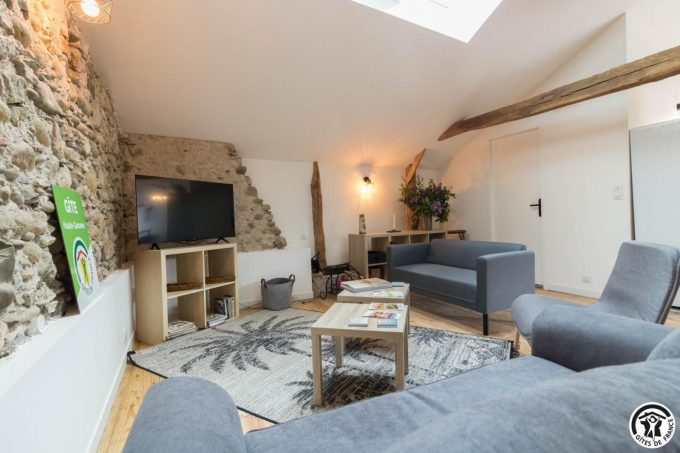 31G101753-cd439842c4de414f8143193161d78e0c