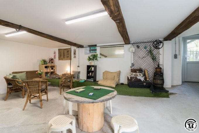 31G101753-eb923966f8bd441fb74fa57469419cab