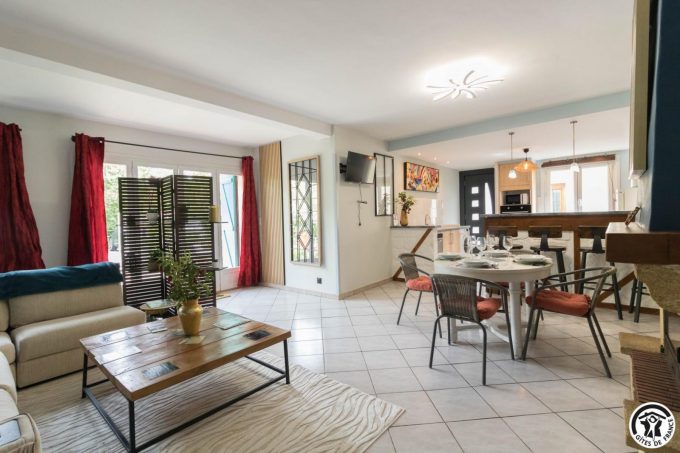 31G101755-3b67b68df17a452a82fb7e9fb74371f3