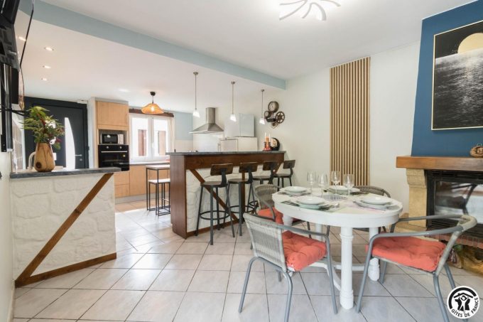 31G101755-5776be9a12af4beaa6779c3553fcec21