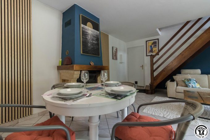 31G101755-761fac2b07a448f3812942cb4441b63c