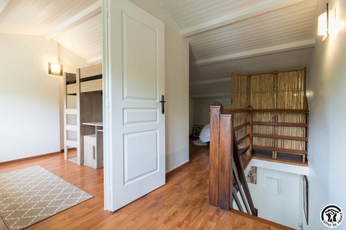 31G101755-7df9b1f059ad42879d7c98633a679062