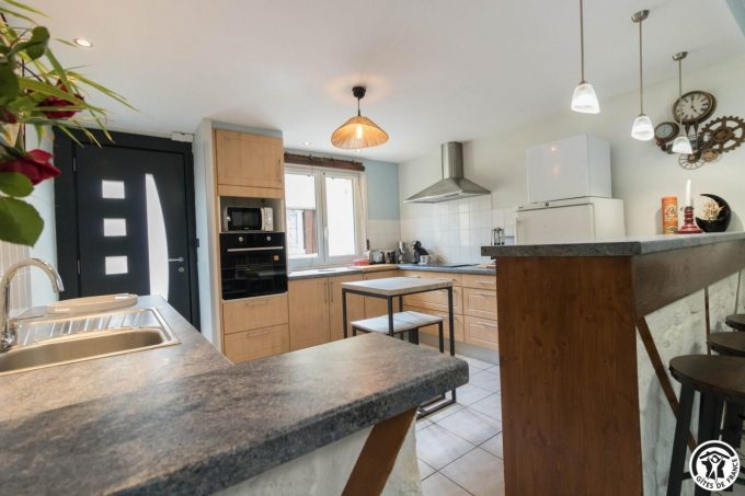 31G101755-d817f13509b5411d98db9dd1ab880b3c