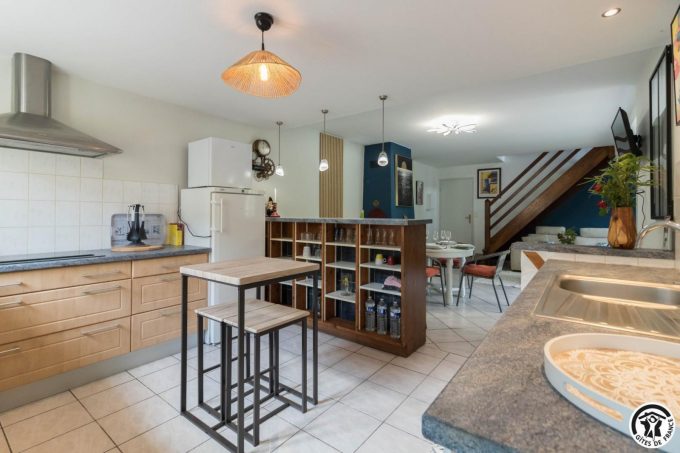 31G101755-e4007ce8e5784a45957385f348c32a29