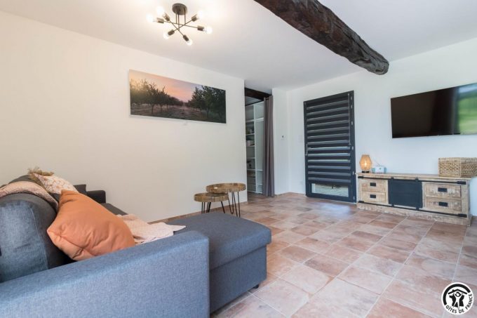 31G101757-6084efba436f4aa7bafa5d52ad39affb