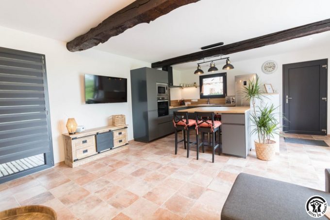 31G101757-772649c7eebc423f84d440bad5ba4da0