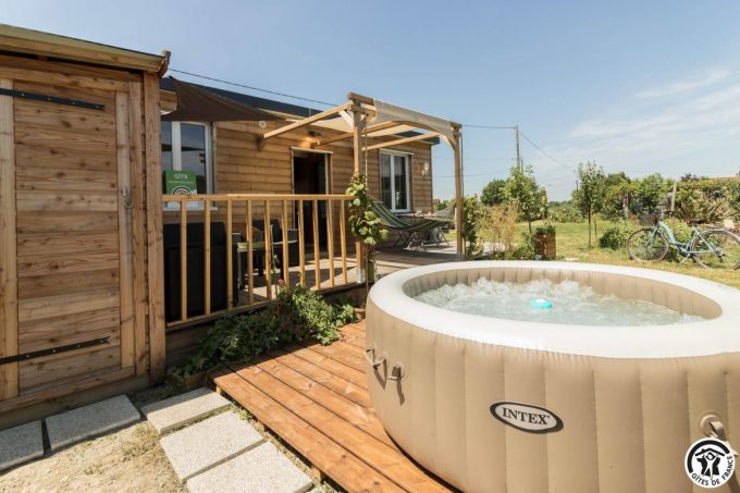 31G101769-528ca963ebb64644badf549c06ece00c