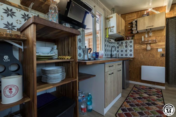 31G101769-ae5fe999b26c42f896bf8600560454bd