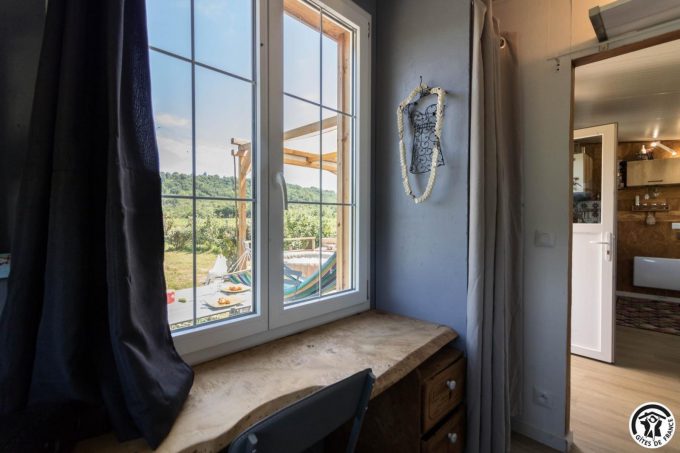 31G101769-ea077e127d9e43d6847c6722941955db