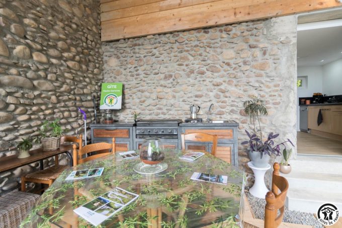 31G101770-1c7a45fc00af4c1292aba10c8439d66b