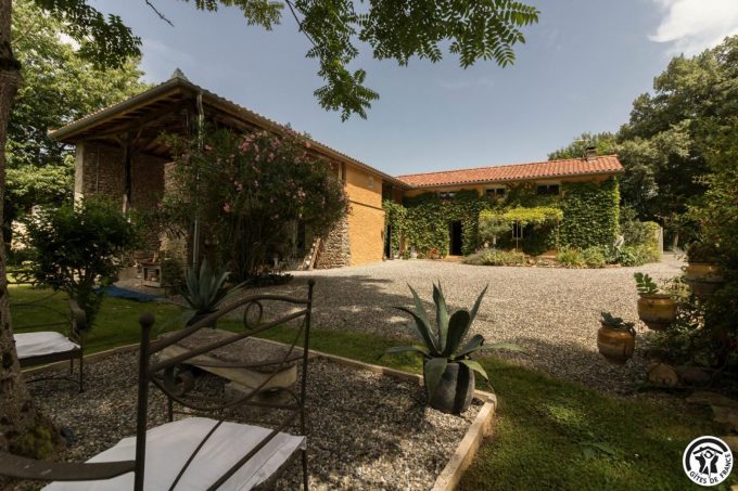 31G101770-2404ebb7195848f0b383c4f4623d6ed3