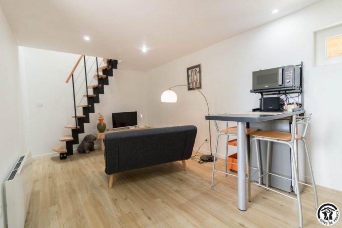 31G101770-2dc3d673570c49839a762be91113442c