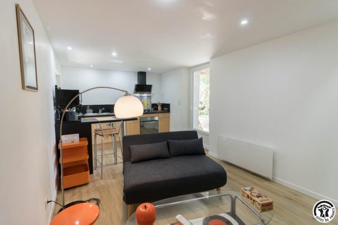 31G101770-6a381333bbce44088da54214b0810c83