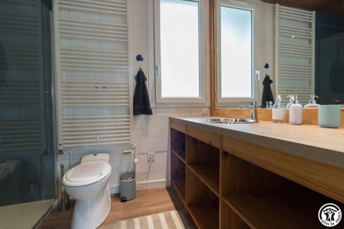 31G101774-c78362bdf0cc4ad18bcd55eec51447dd