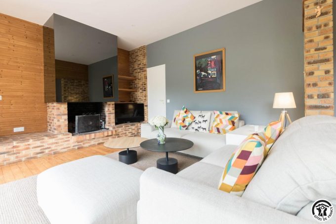 31G101774-ed7f5e2d6c764a4b8ca5eee232148354