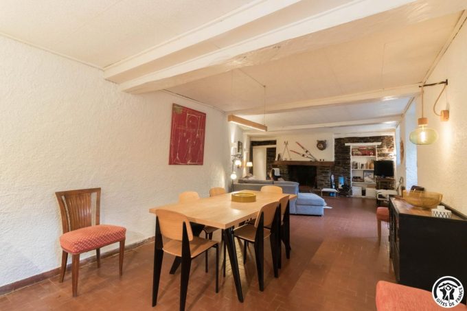 31G101775-1ae531ca00c54ca19ef59700f97c90e3