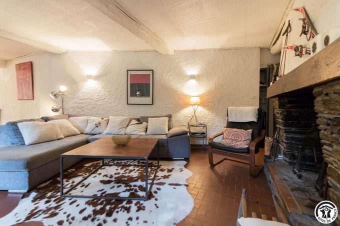 31G101775-233208a170a44a8398cf586fd8b50468