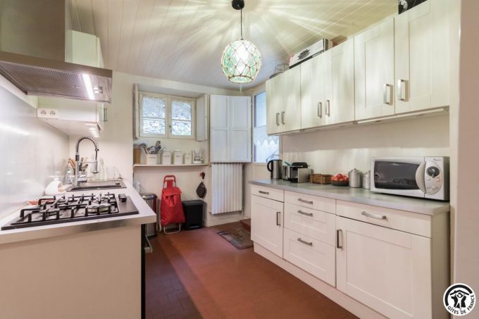 31G101775-3c577cf9ad744a8db01f4b315401c41a