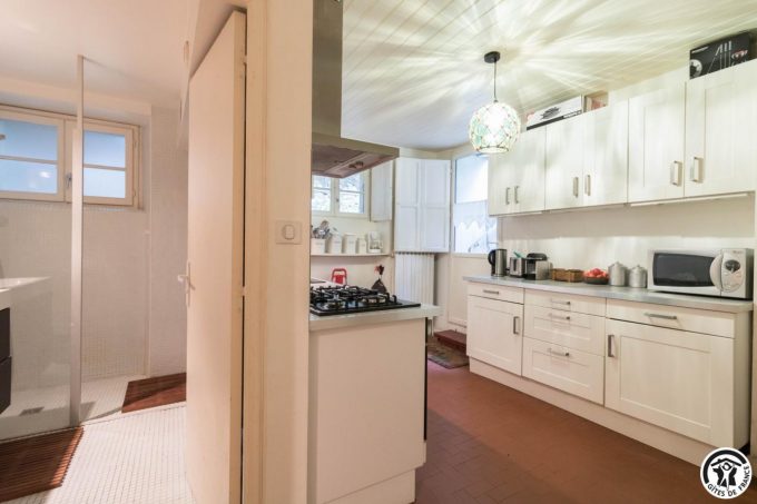 31G101775-647179783b45417fa0029ee021c64191