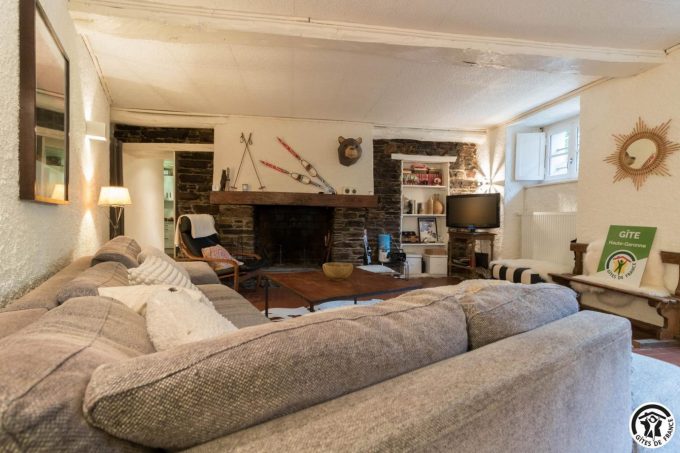 31G101775-9c7142348ad84957a79650200608c0af