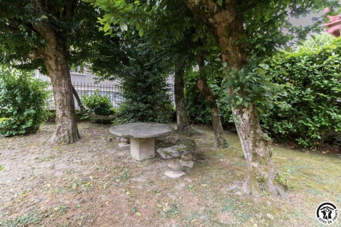 31G101775-a75c36ad894f42bb940767d3f1375c3c