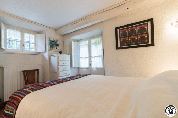 31G101775-b35af0b8e80d4a61b0788f636c2cee7b