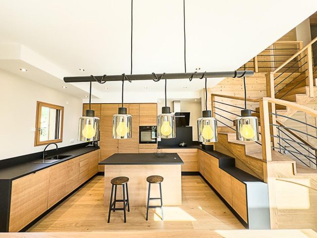 31G101777-2f0880087d414890849f1cd63c69e1fd