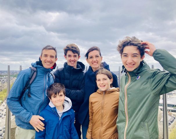 31G101777-3612efbd79ff4a2d85020bda9cb3c7db