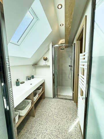 31G101777-3c28c1e4983f46aaad5aba8ff4f8246d