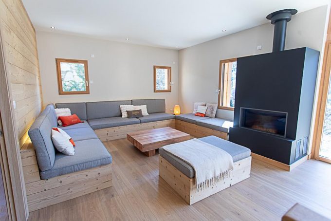 31G101777-51dc662a3dd04043b249adac0227b470