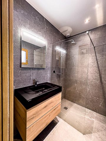 31G101777-55cc3f43c79349f79d92951ed187a7a4