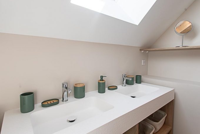 31G101777-5cdbeea3f3974bc98037164ea521de4f