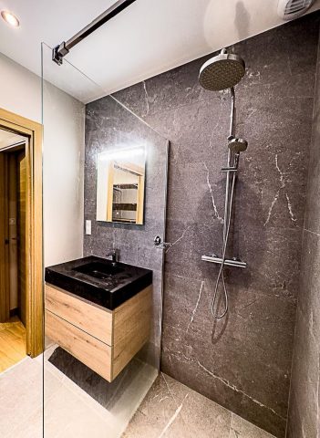 31G101777-5df6c151414e4871a9a27d975b2eb7d2