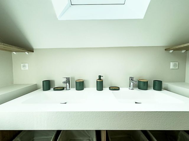 31G101777-bba55aae853345bf9c51d4898eab2755