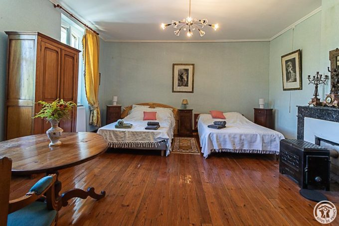 31G101778-374267aad33b4feba200de4521a5eccd